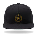 Aryamehr Löwe und Sonne Snapback Cap schwarz, Vorderansicht mit gesticktem goldfarbenem Löwe-und-Sonne-Crest