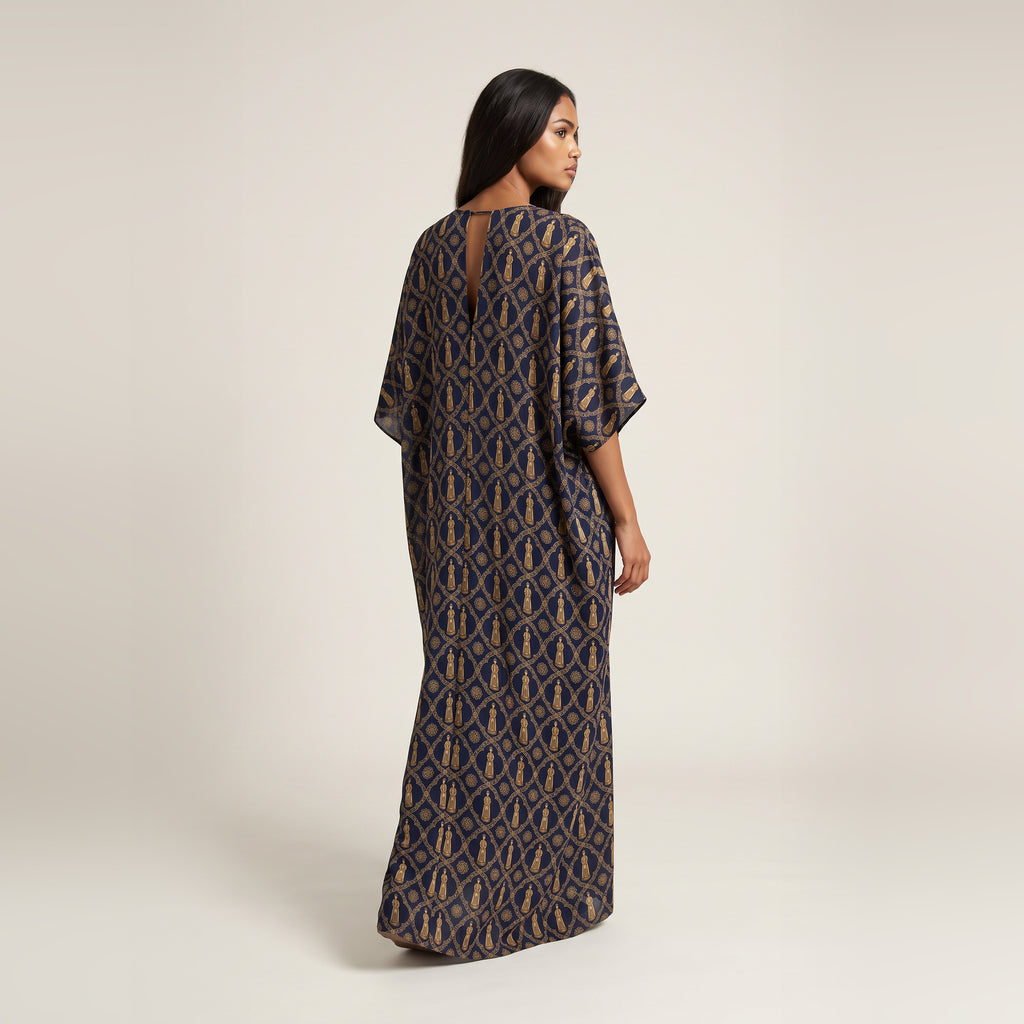 Aryamehr Empress Kaftan aus Seidengeorgette – Marine & Gold